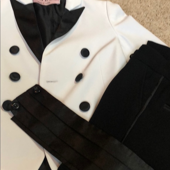 Custom tailored tuxedo - Picture 4 of 4